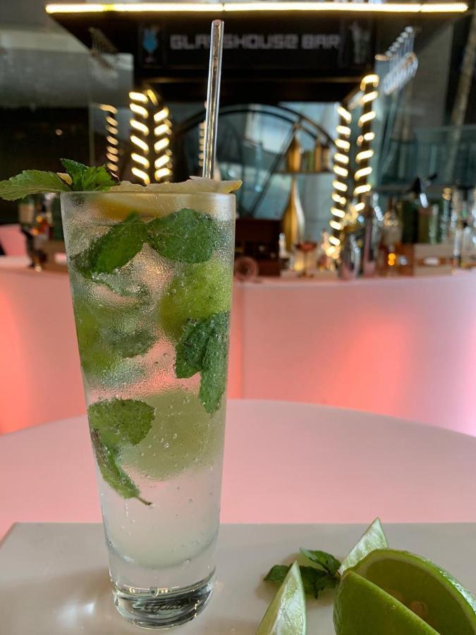 하얏트 리젠시 뭄바이 호텔 외부 사진 A mojito