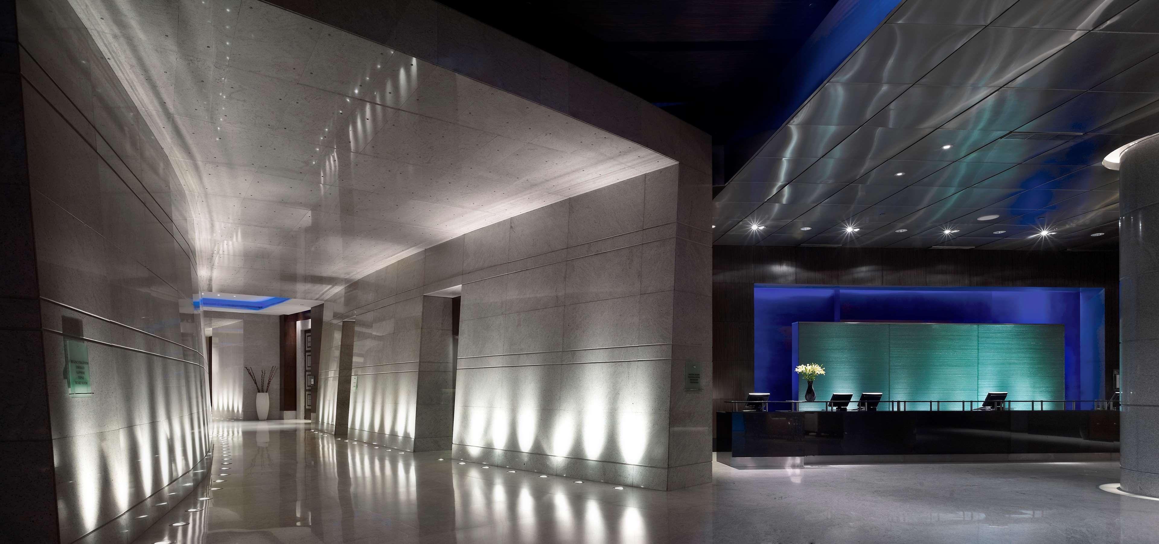 하얏트 리젠시 뭄바이 호텔 외부 사진 The interior of the hotel
