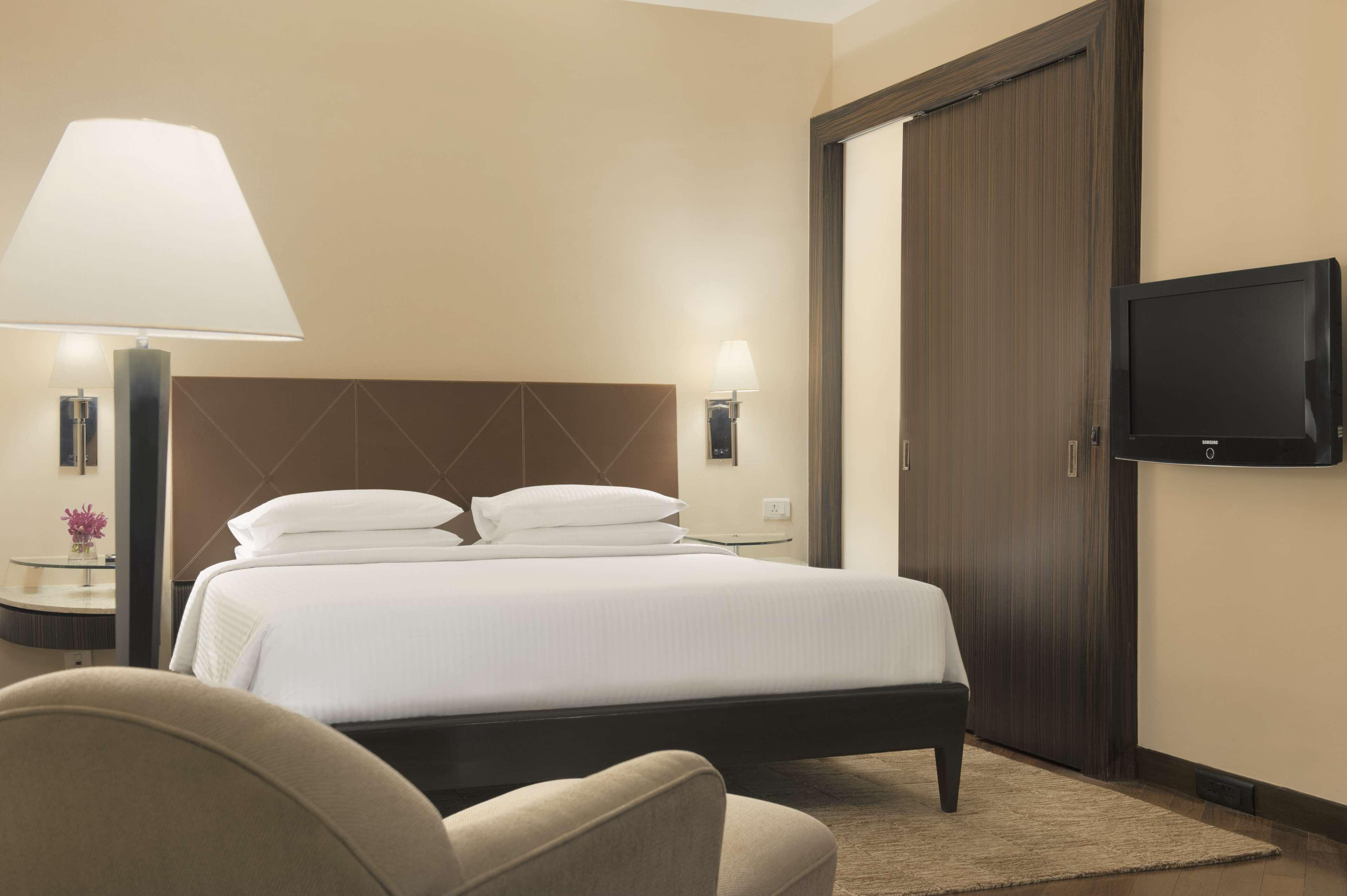 하얏트 리젠시 뭄바이 호텔 외부 사진 A bedroom at the hotel