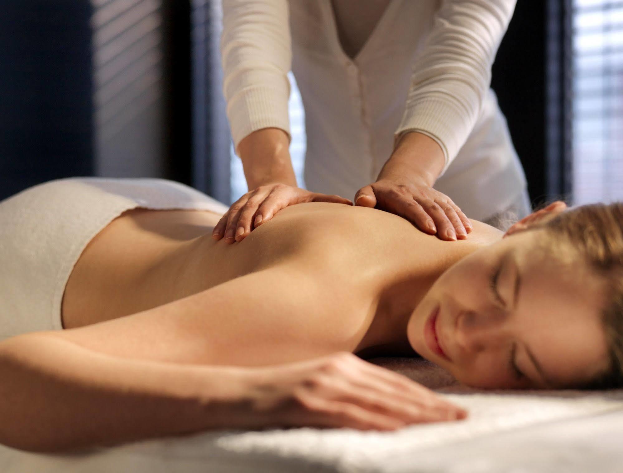 하얏트 리젠시 뭄바이 호텔 외부 사진 Massage